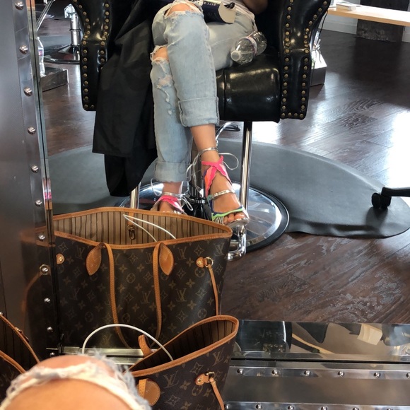 Meet your Posher, Sharon - Picture 3 of 4